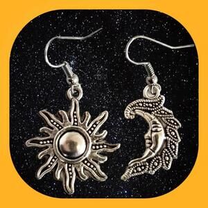 New Gorgeous Crescent Moon 🌙 & Sun ☀️ Earrings